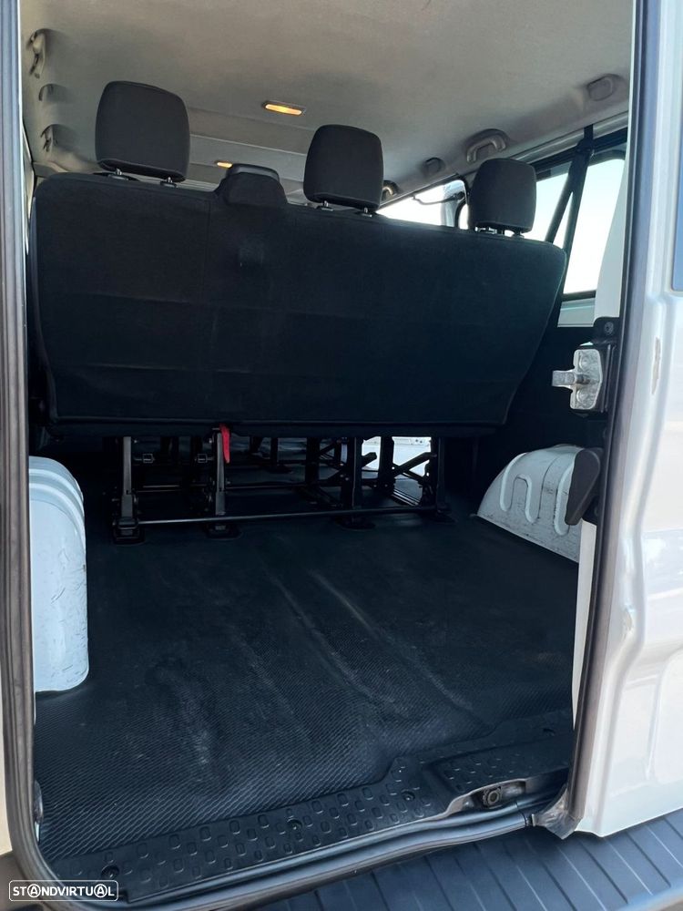 Renault Trafic 2.0 Blue dCi L1H1 - 18