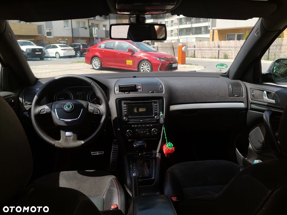 Skoda Octavia 2.0 TDI RS DSG - 9