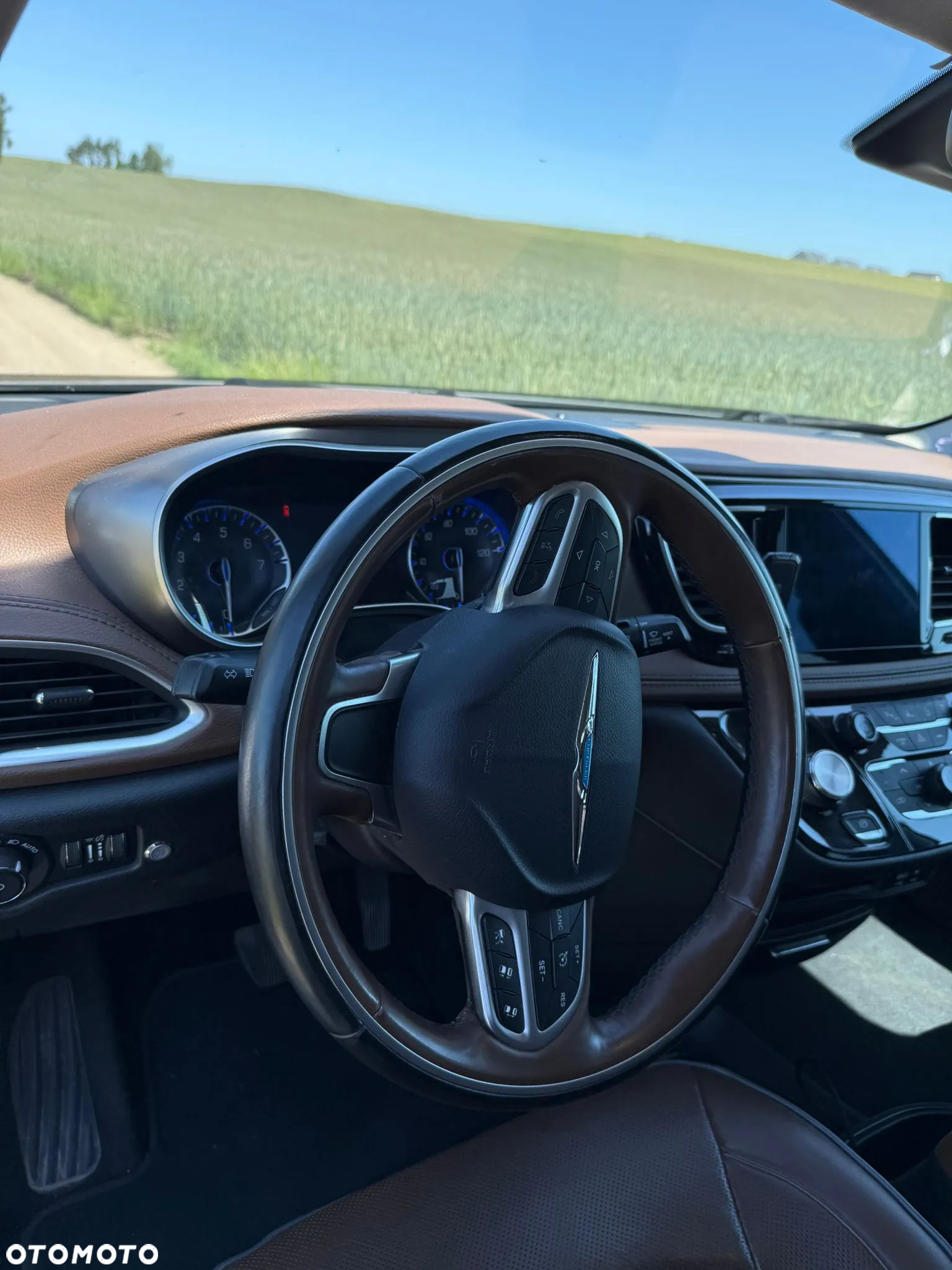 Chrysler Pacifica - 11