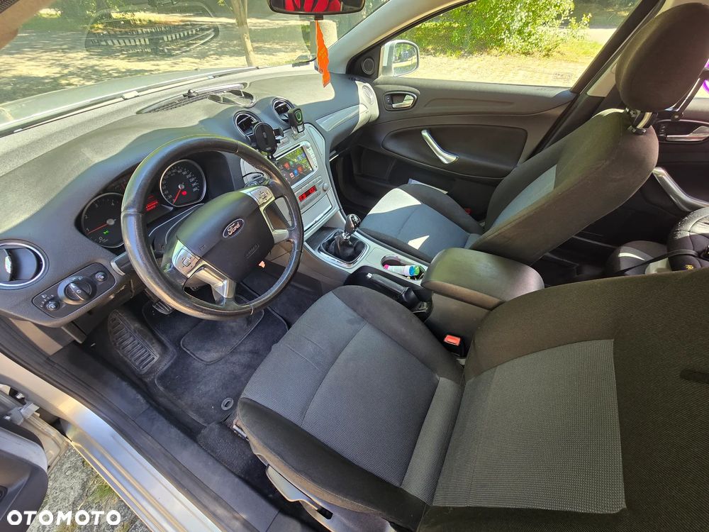 Ford Mondeo 2.0 TDCi Ambiente - 6