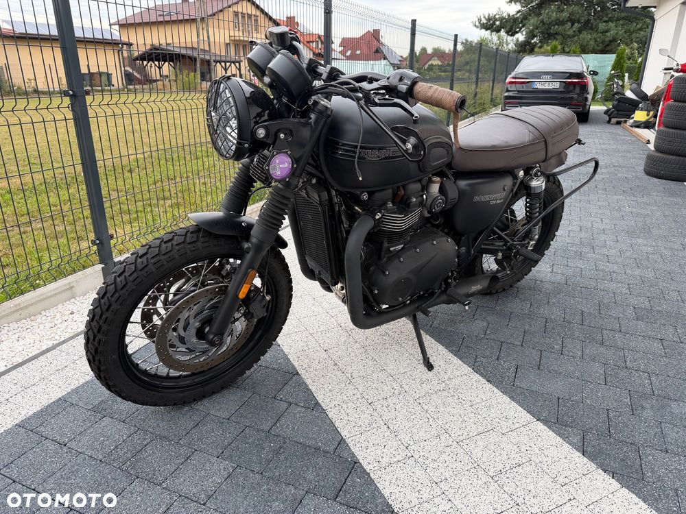 Triumph Bonneville - 3
