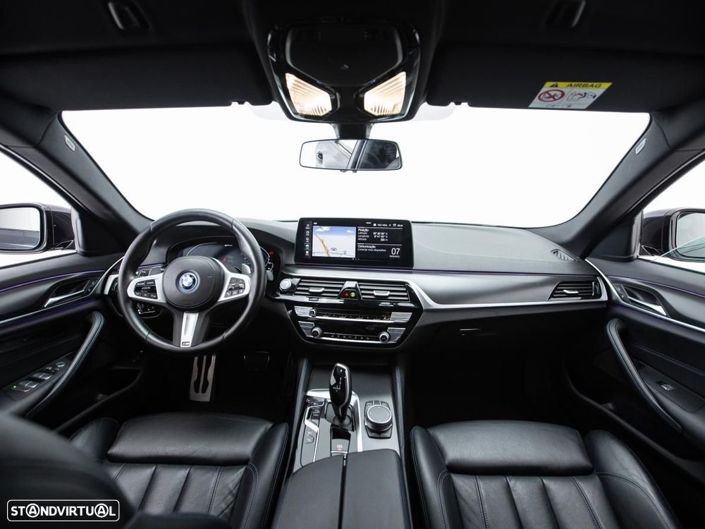 BMW 520 e Pack M - 8