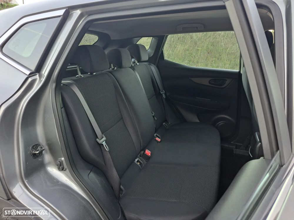 Nissan Qashqai 1.5 dCi DPF acenta - 26