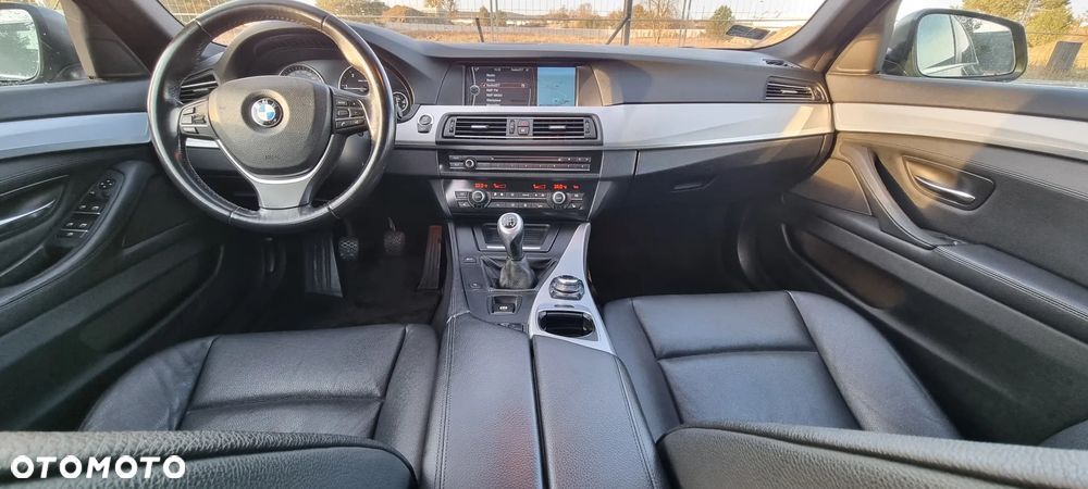 BMW Seria 5 520d Touring - 6