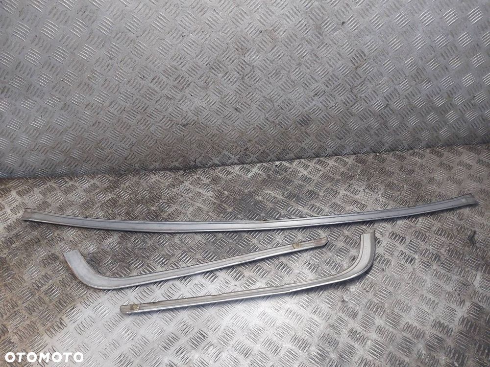 LISTWA OZDOBNA ZDERZAKA TYŁ AUDI 80 B3 SEDAN - 8