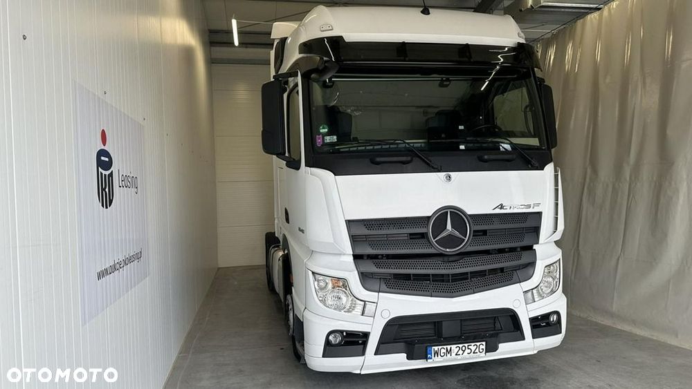Mercedes-Benz Actros - 3