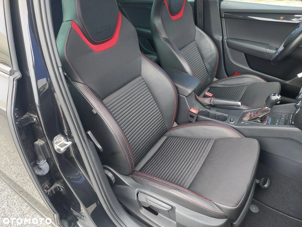 Skoda Octavia 2.0 TDI DSG RS - 24