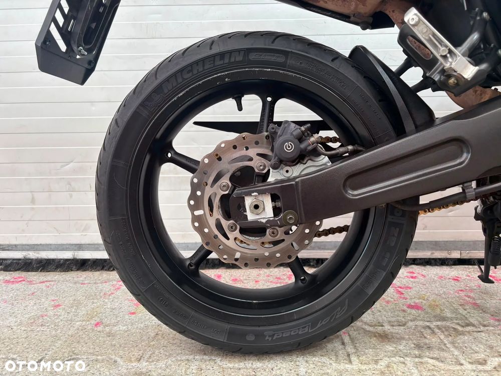 Yamaha MT - 22