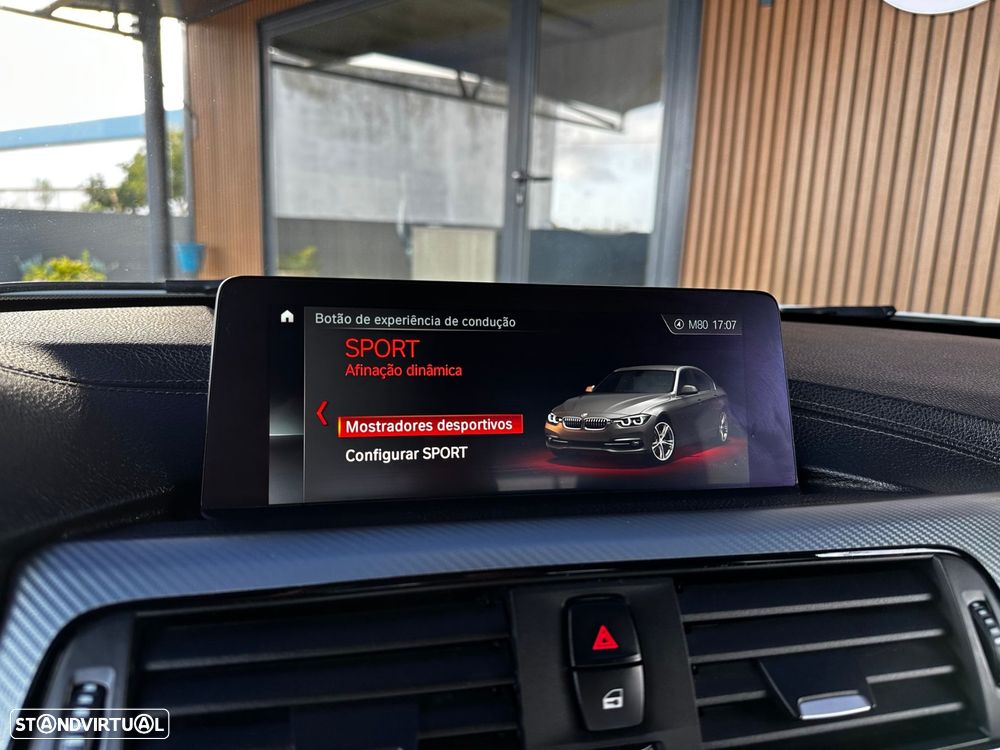 BMW 330 e iPerformance Pack M - 32