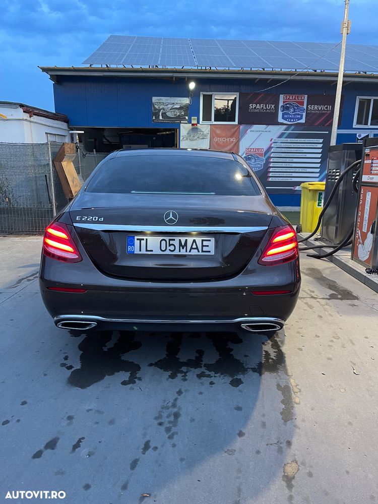 Mercedes-Benz E 220 d Aut. - 3