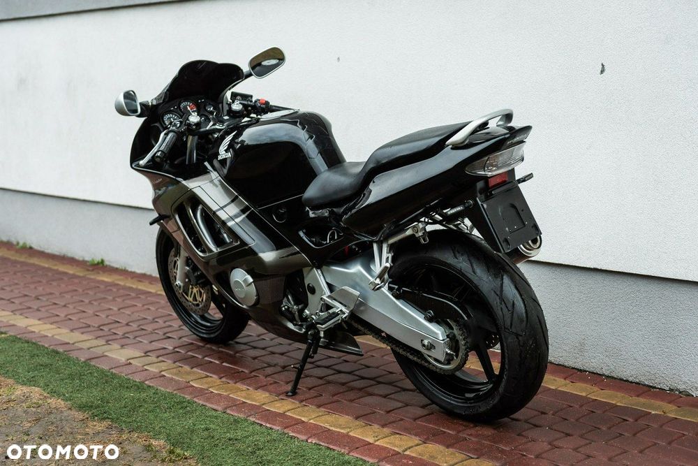 Honda CBR - 6