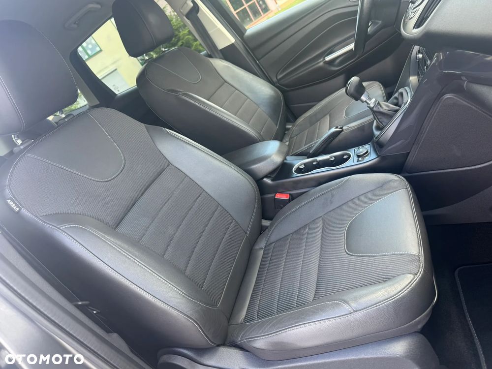 Ford Kuga 2.0 TDCi Titanium FWD - 38