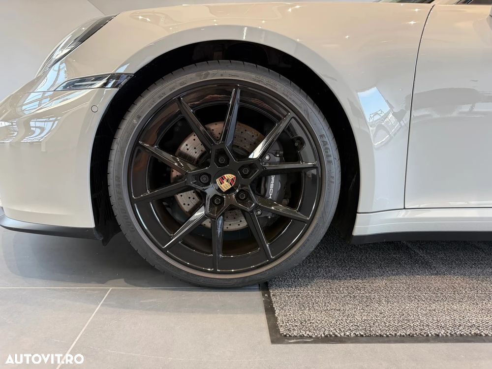 Porsche 911 Carrera PDK - 9
