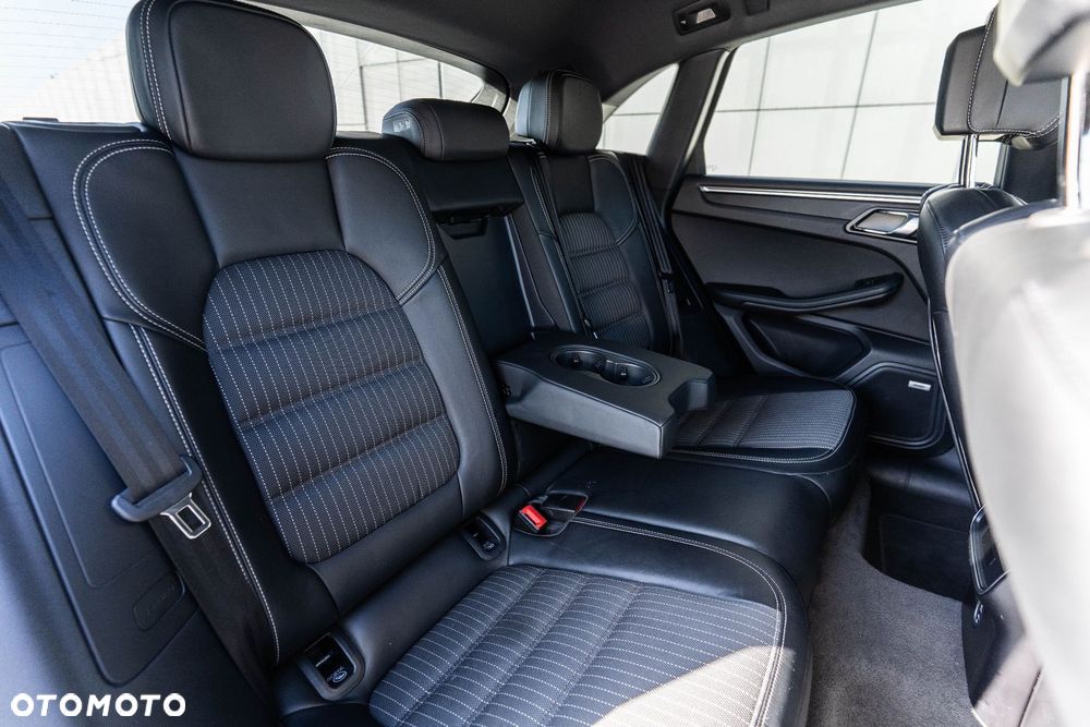 Porsche Macan T - 36