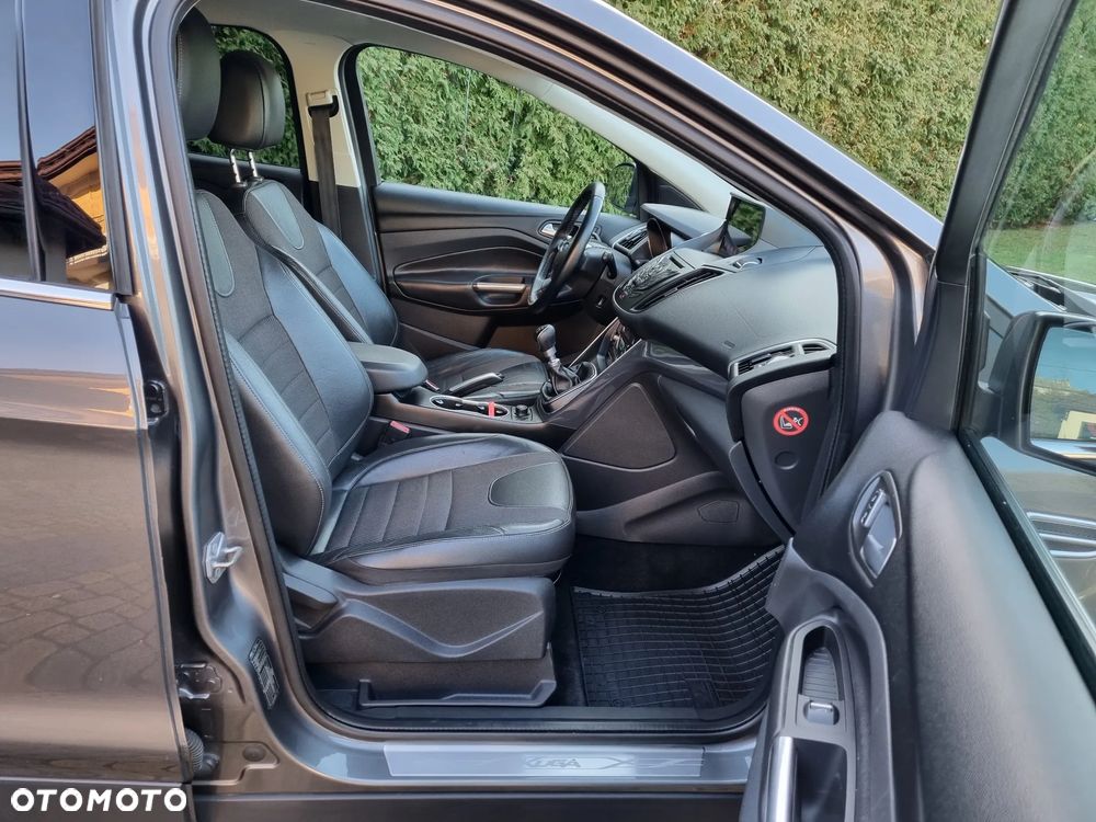 Ford Kuga 2.0 TDCi 4x4 Titanium - 6