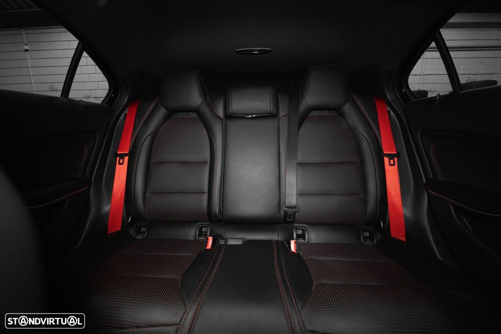 Mercedes-Benz A 45 AMG 4Matic Speedshift 7G-DCT - 11