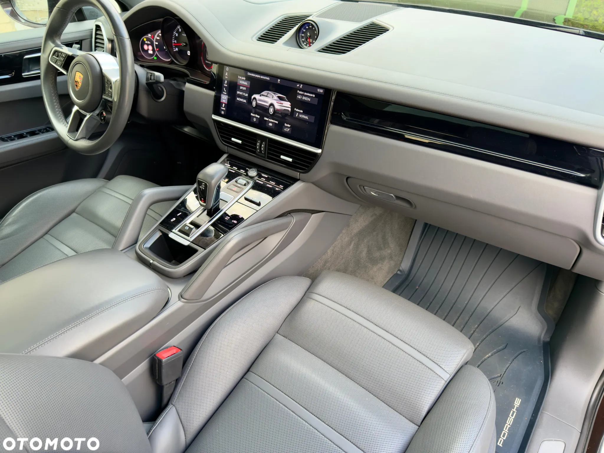 Porsche Cayenne Coupe - 29
