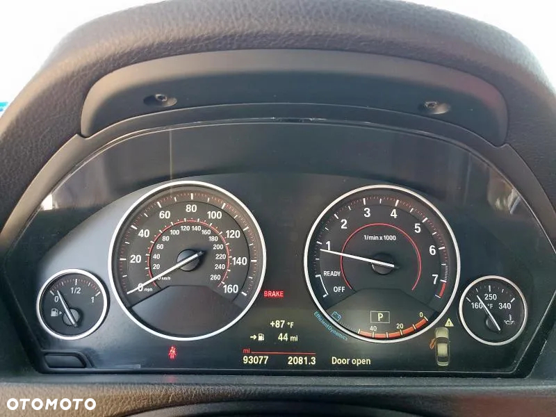 BMW Seria 3 328i Luxury Line - 9