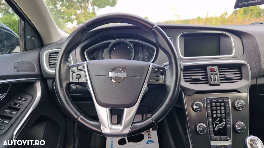 Volvo V40 D2 Momentum - 12