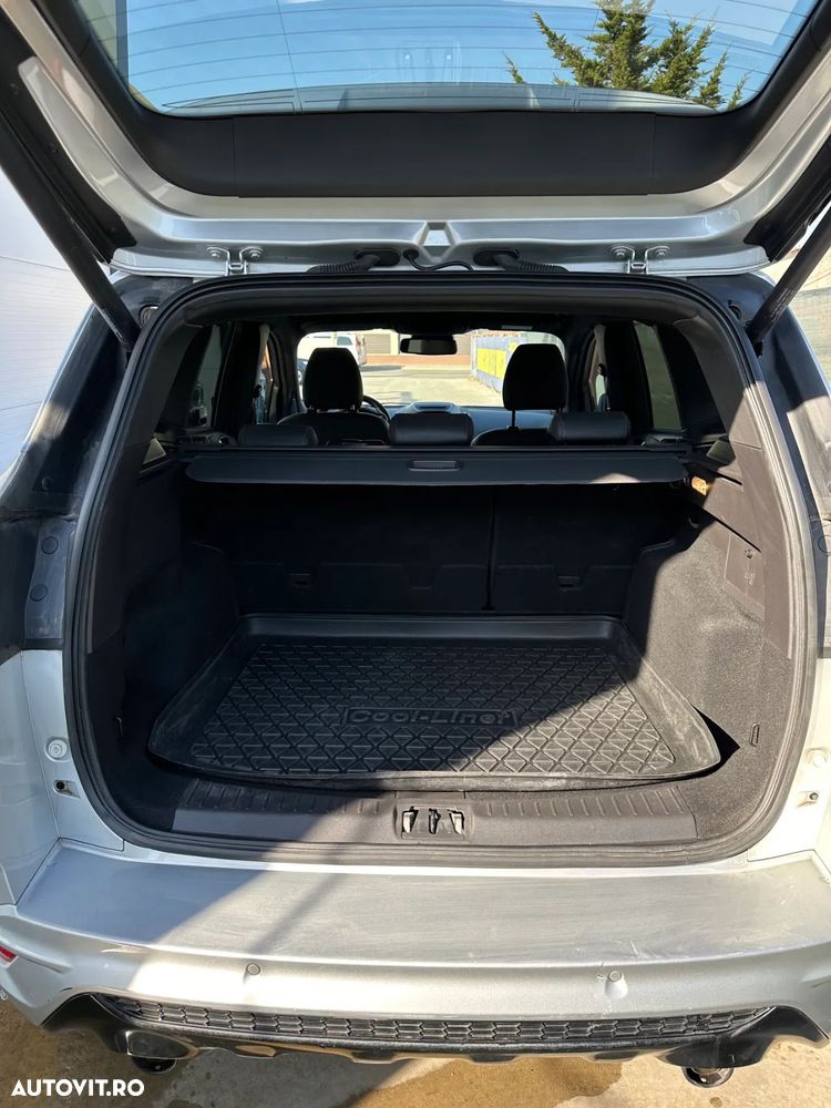 Ford Kuga 2.0 TDCi 4x4 Aut. ST-Line - 3