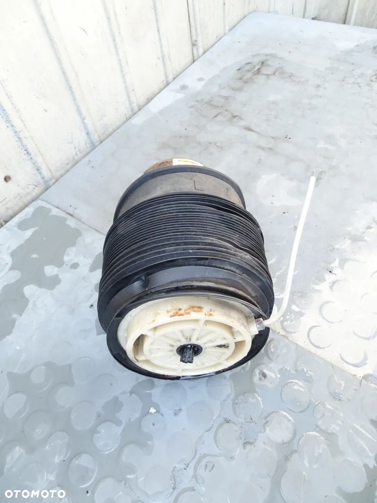 E KLASA W212 Poduszka zawieszenia miech prawy 2123204025 - 3