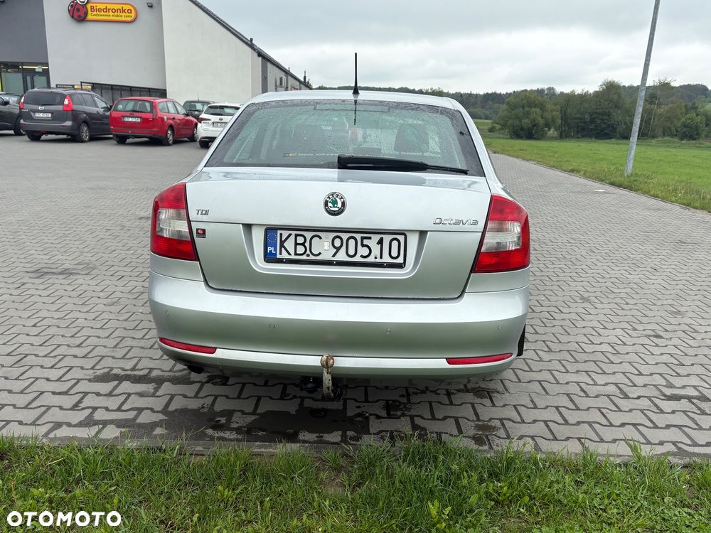 Skoda Octavia 1.6 TDI Ambiente DSG - 6