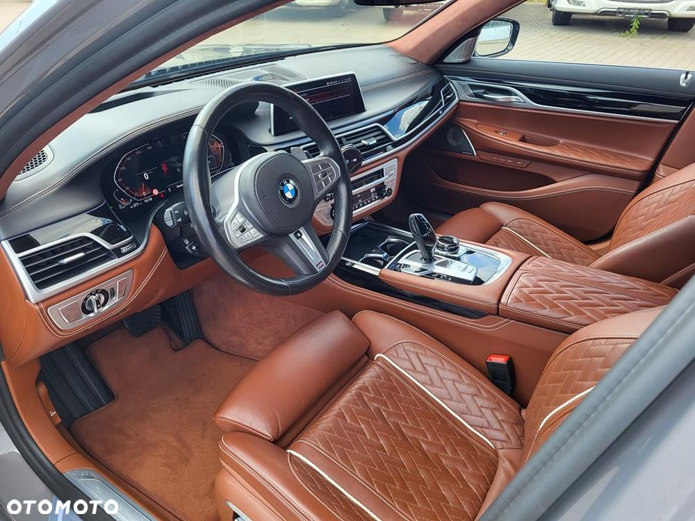 BMW Seria 7 - 8