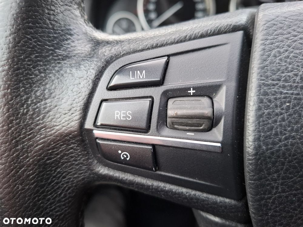 BMW Seria 5 520i - 14