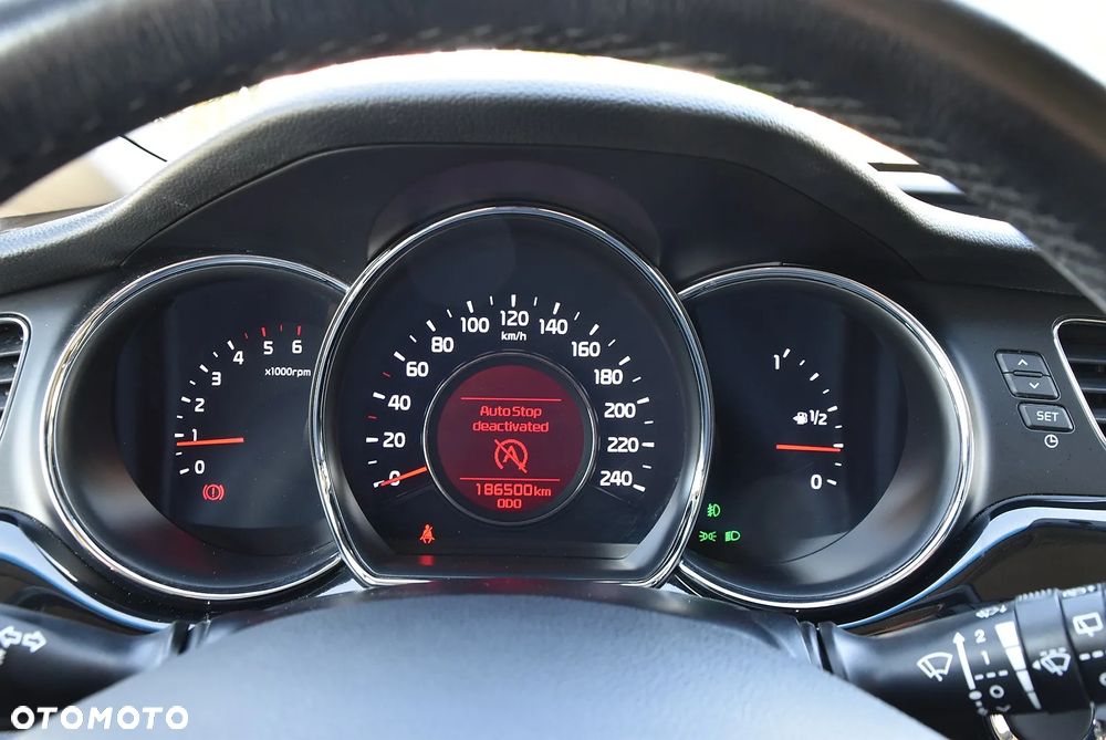 Kia Ceed - 27