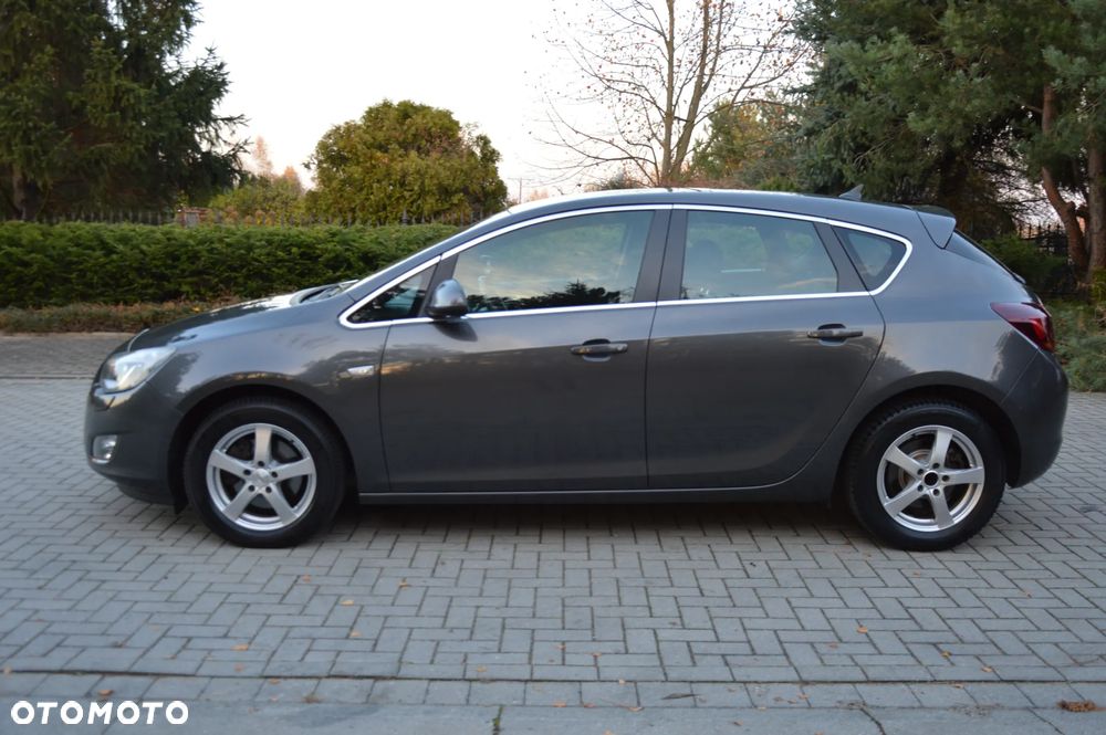 Opel Astra 1.6 Turbo Cosmo - 8