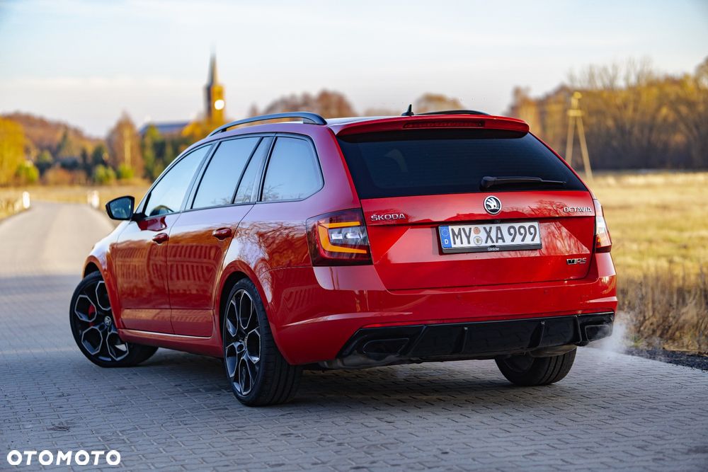 Skoda Octavia 2.0 TSI RS - 12