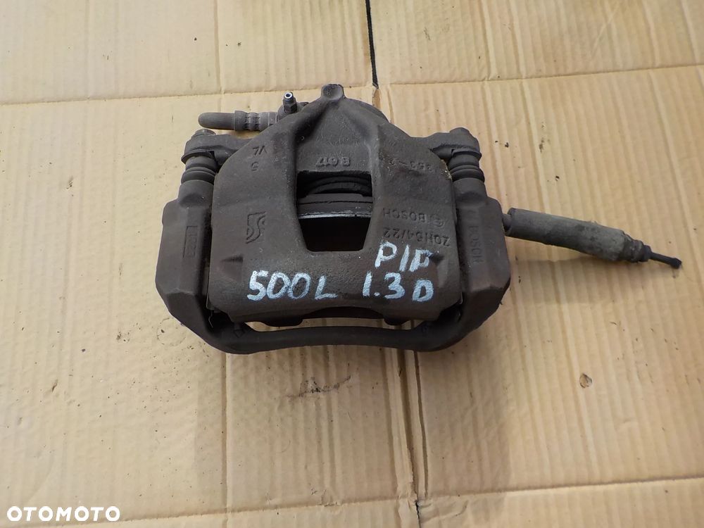 zacisk hamulcowy prawy przód fiat 500L 1,3 M-JET 2013r - 1