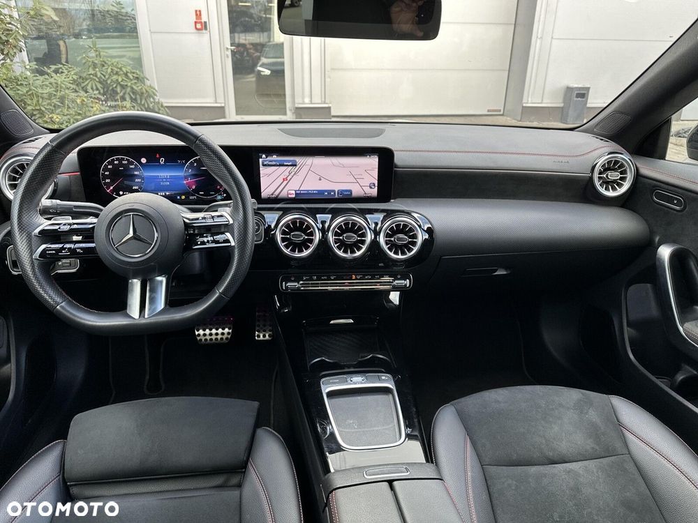 Mercedes-Benz CLA 200 AMG Line 7G-DCT - 12