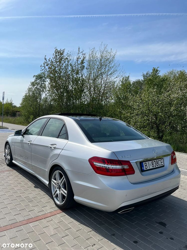 Mercedes-Benz Klasa E 300 CDI DPF BlueEFFICIENCY 7G-TRONIC Avantgarde - 6