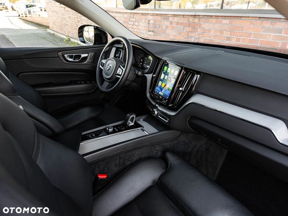 Volvo XC 60 B4 D AWD Plus Dark - 25