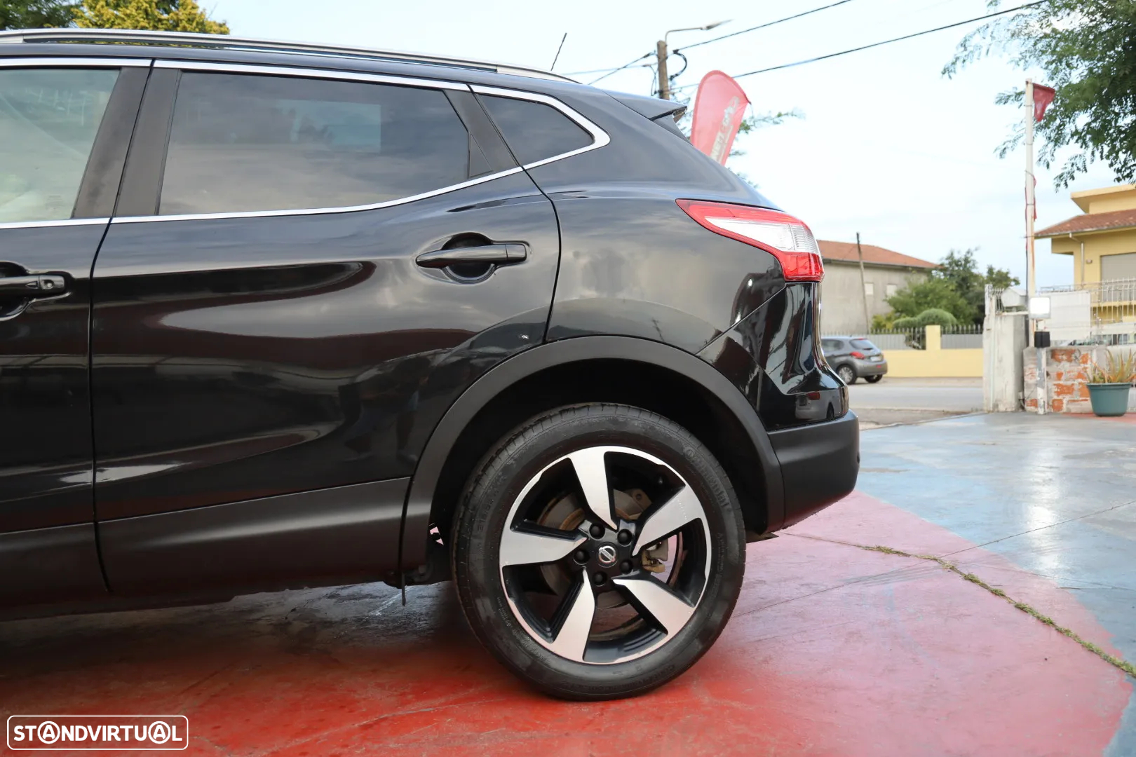 Nissan Qashqai 1.5 dCi N-Connecta 18 - 13