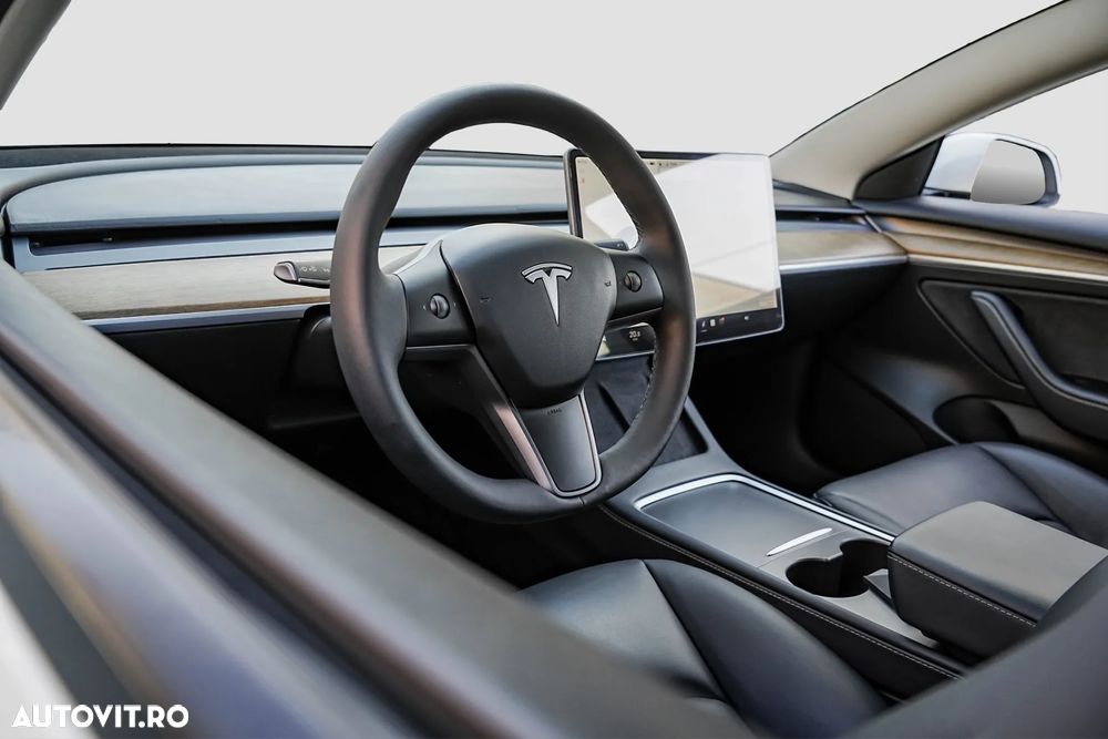 Tesla Model 3 Standard Reichweite Plus Hinterradantrieb - 13