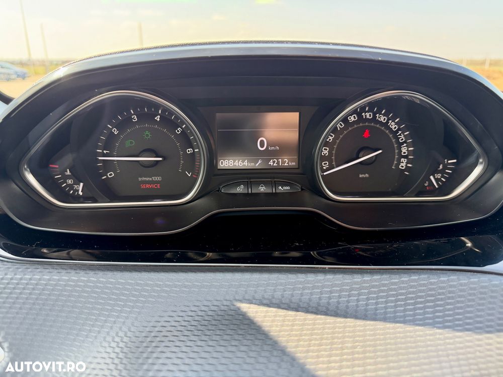 Peugeot 2008 82 VTI Allure - 35