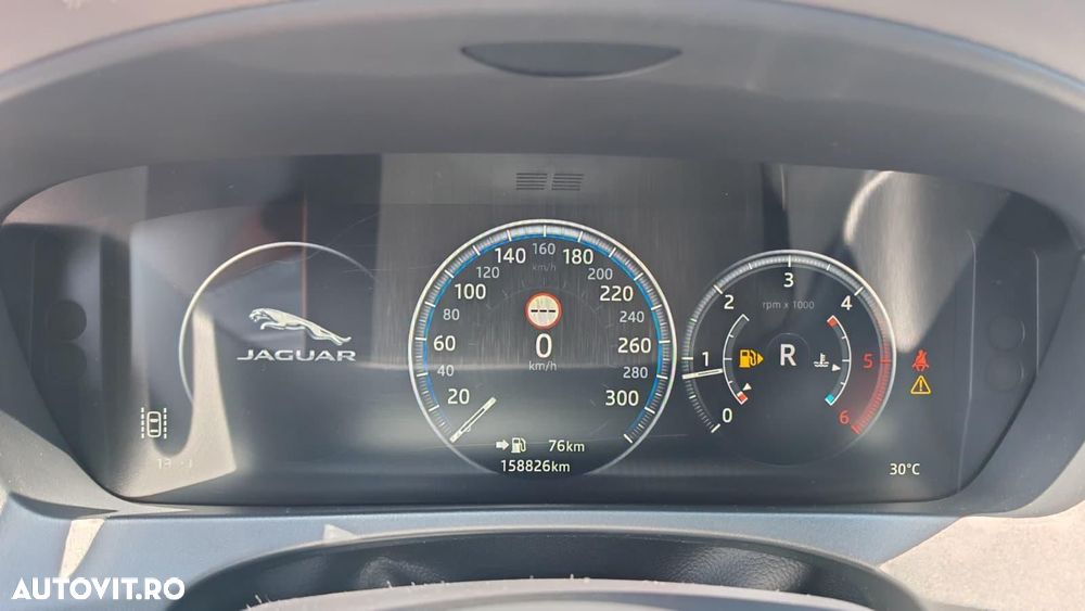 Jaguar F-Pace - 40