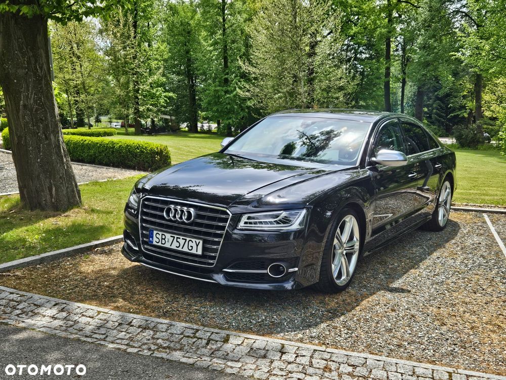 Audi S8 - 1