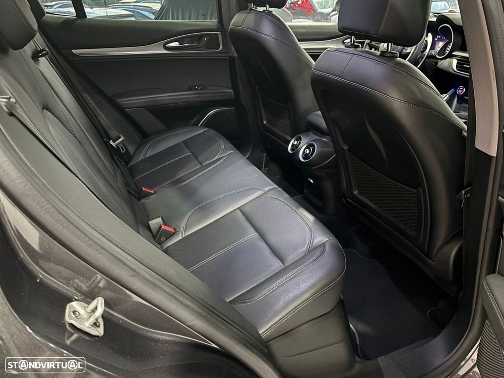 Alfa Romeo Stelvio 2.2 D Sprint AT8 - 12