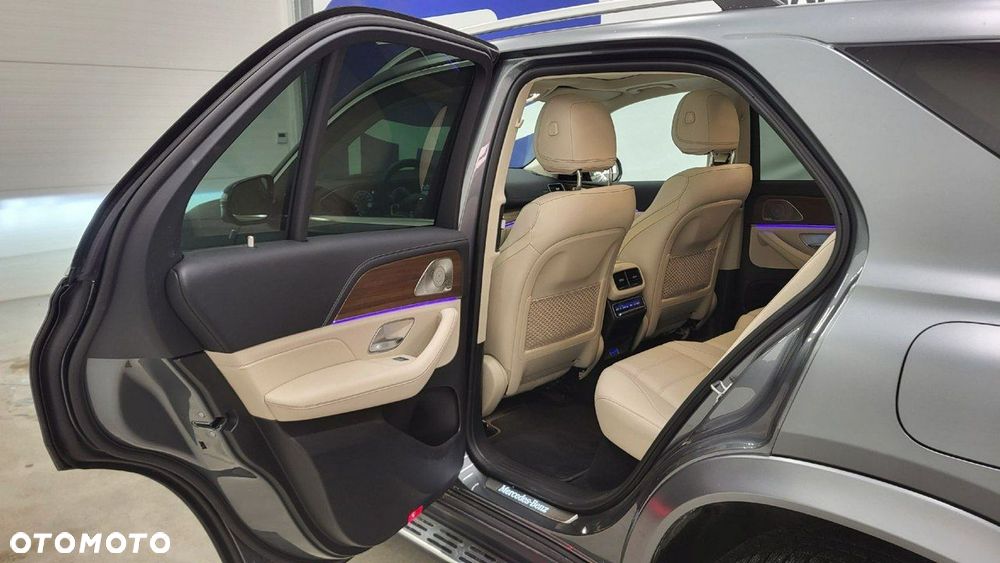 Mercedes-Benz GLE - 23