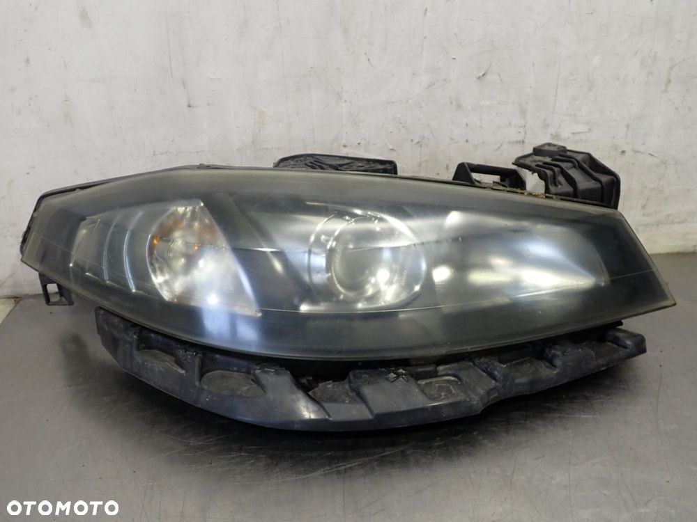 LAMPA PRAWA PRZEDNIA XENON RENAULT LAGUNA II 1.9 8200354743 - 1