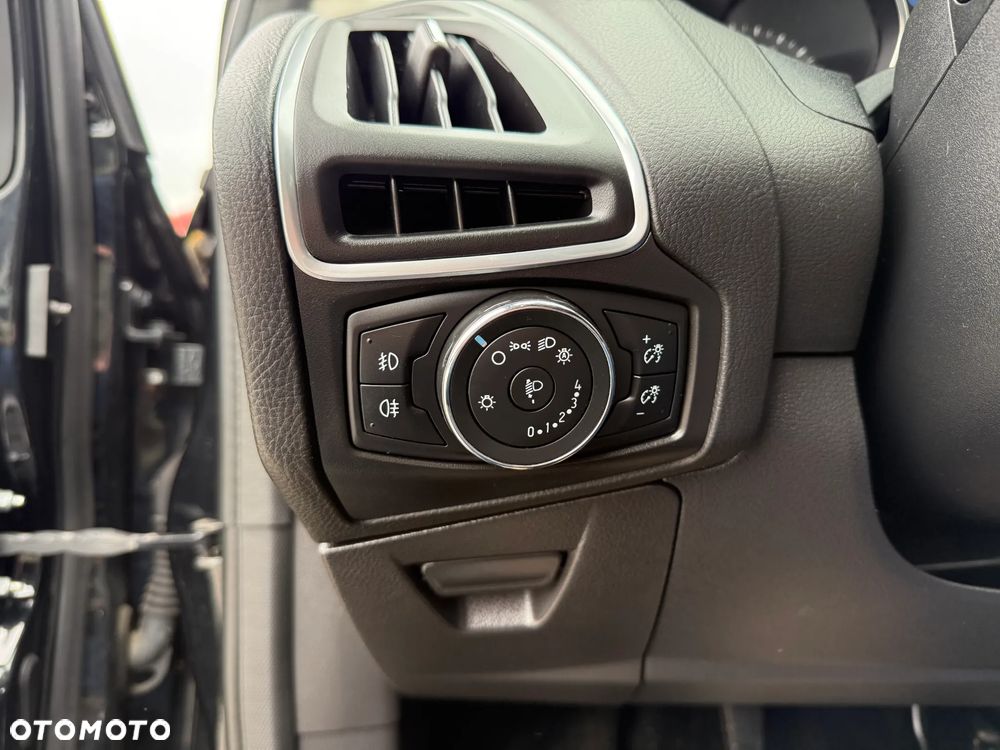 Ford Focus SW 1.0 EcoBoost Titanium - 22