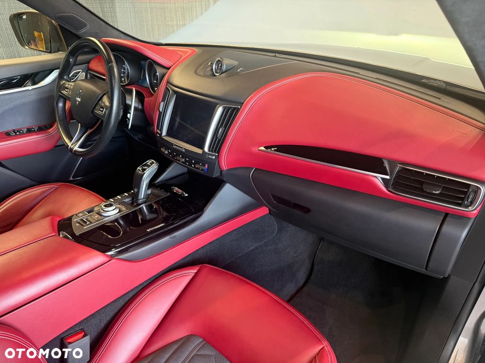 Maserati Levante Granlusso - 11