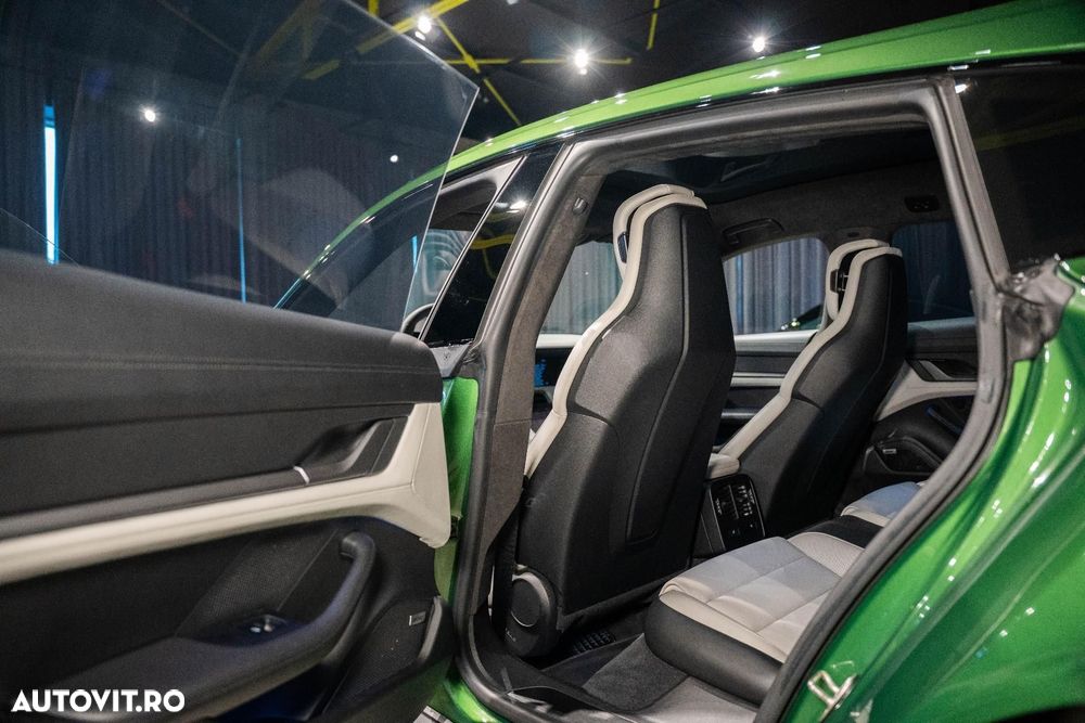 Porsche Taycan 4S - 27