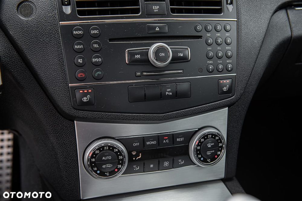 Mercedes-Benz Klasa C 220 CDI DPF Automatik Avantgarde - 24