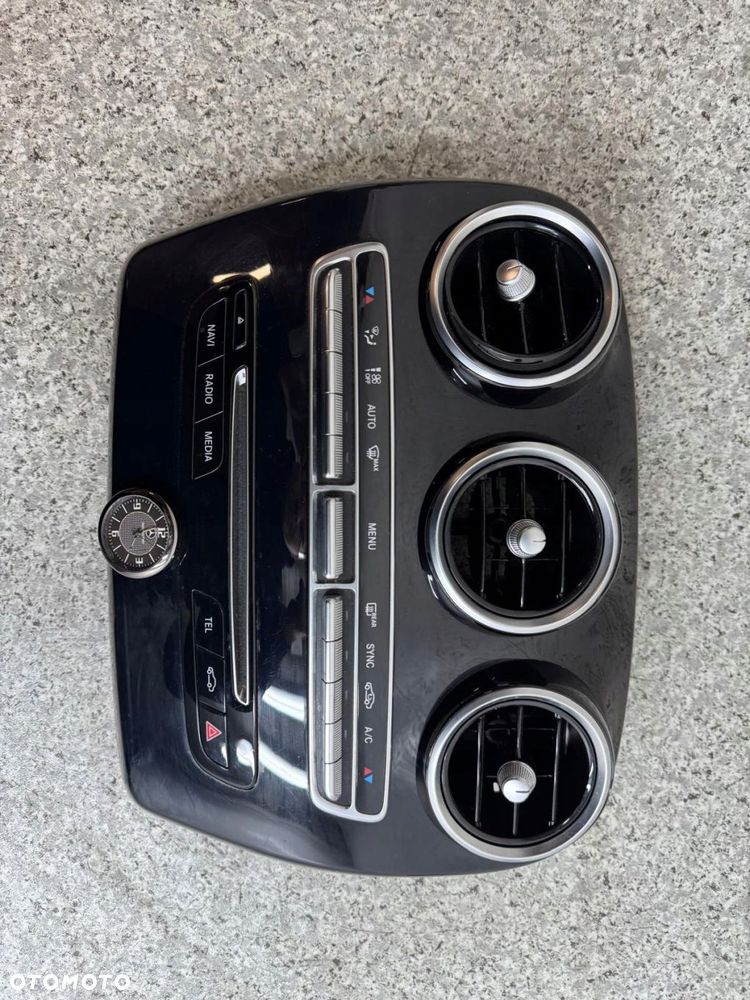 panel klimatyzacji nawigacji radia mercedes c klasa w205 2014-2021 - 10