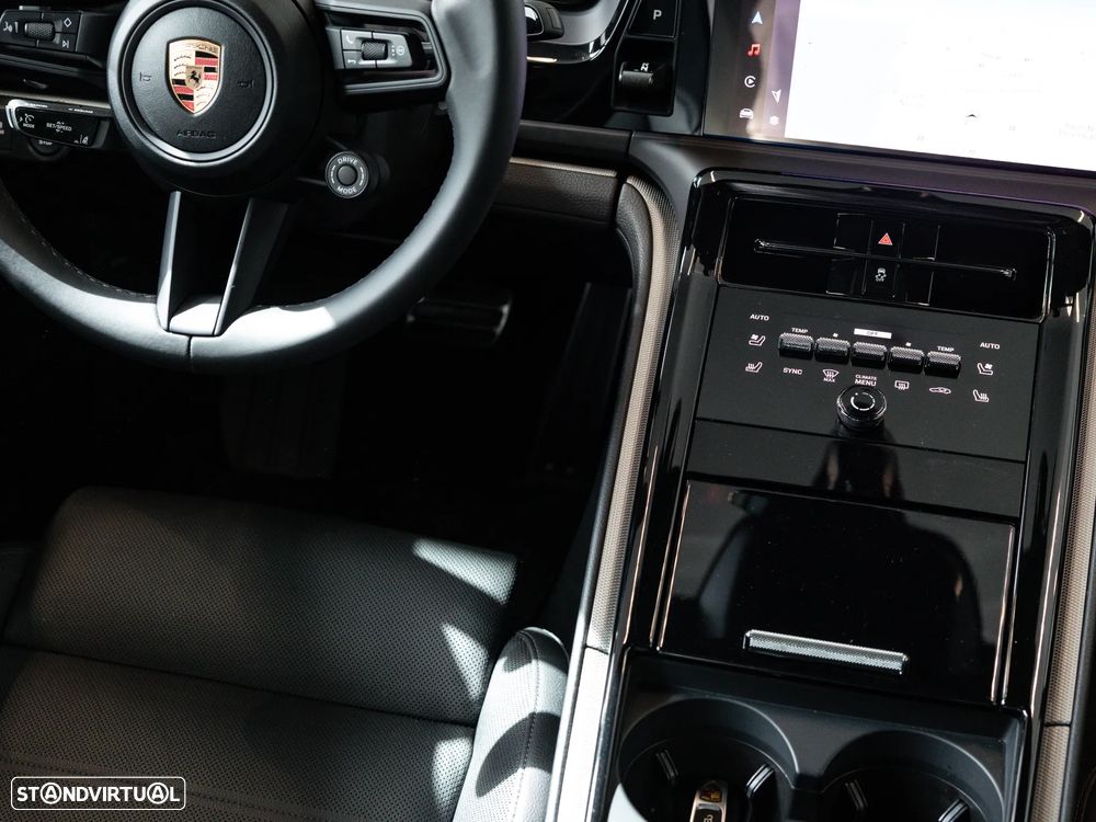 Porsche Panamera 4 E-Hybrid - 29