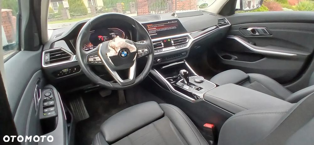 BMW Seria 3 320d Luxury Line - 17